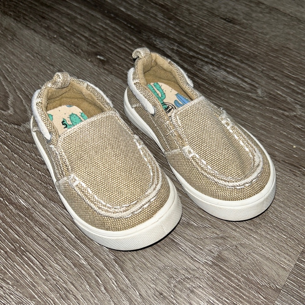 Toddler shoes